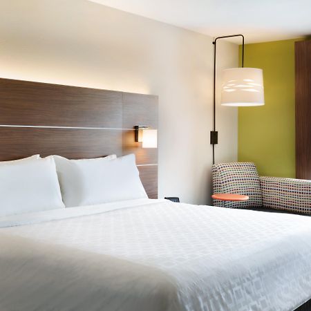 Holiday Inn Express - Canton By Ihg Exterior photo