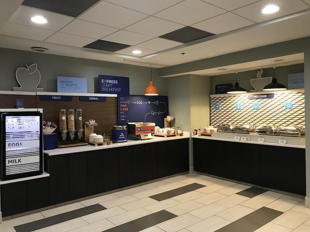 Holiday Inn Express - Canton By Ihg Exterior photo